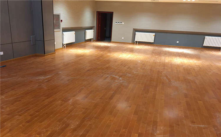 天津硬木企口實(shí)木運(yùn)動(dòng)地板廠商